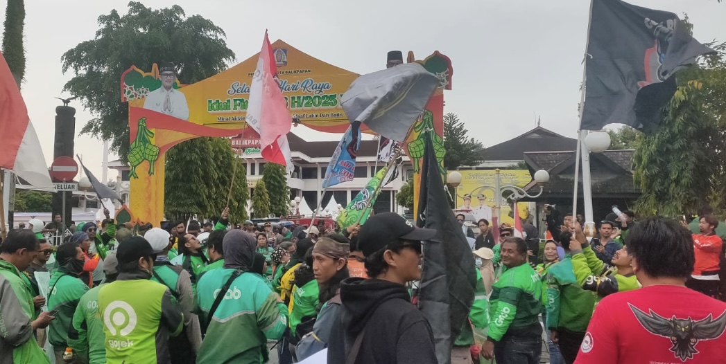 Ojol di Balikpapan lakukan demo (dok: ist)