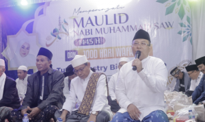 Anggota DPRD Provinsi Kalimantan Timur Saefuddin Zuhri laksanakan peringatan Maulid Nabi di kediamannya (teraskatakaltim)