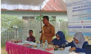 Ketua Komisi I DPRD Kaltim, Baharuddin Demmu dalam Kegiatan Sosperda No 5 Tahun 2019 Tentang Penyelenggaraan Bantuan Hukum, Minggu (29/2023) di Bukit Pariaman, Kec. Tenggarong Seberang. (Ig/Baharuddin Demmu)