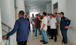 Wakil Ketua Komisi III DPRD Kaltim, Syafruddin bersama jajaran Komisi III DPRD Sedang Sidak di RS Korpri, Rabu (01/11). Wakil Ketua Komisi III DPRD Kaltim, Syafruddin bersama jajaran Komisi III DPRD Sedang Sidak di RS Korpri, Rabu (01/11).
