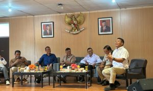 Anggota DPRD Kaltim Syafruddin saat diskusi dengan mahasiswa Universitas Mulawarman. (dok. pribadi) Anggota DPRD Kaltim Syafruddin saat diskusi dengan mahasiswa Universitas Mulawarman. (dok. pribadi)
