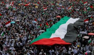 Aksi bela Palestina di kawasan Monumen Nasional, Jakarta Pusat (CNBC Indonesia)