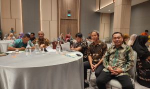 Sekretaris Dinas Perkebunan Kalimantan Timur, Surono menghadiri Rakor pengawasan daerah.