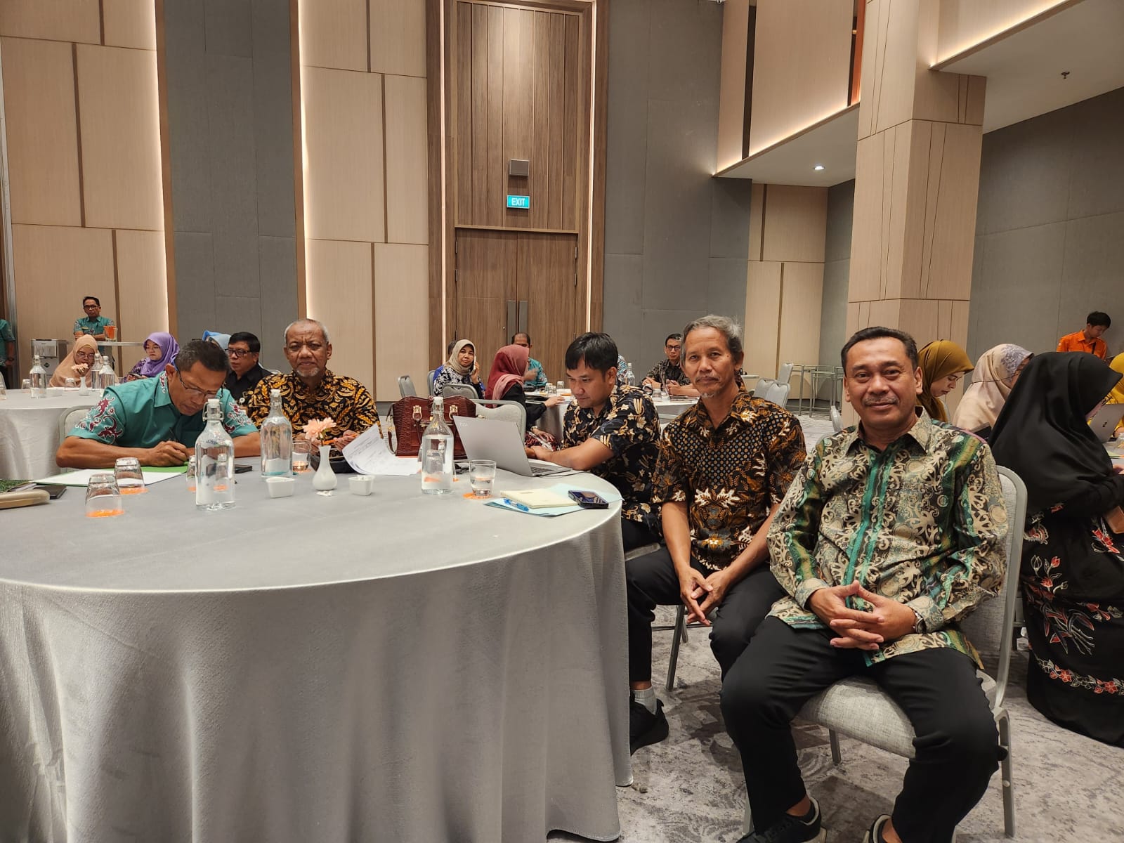 Sekretaris Dinas Perkebunan Kalimantan Timur, Surono menghadiri Rakor pengawasan daerah.