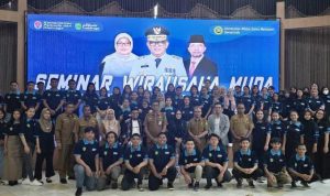 Foto bersama dalam Kegiatan Seminar Wirausaha Muda di Samarinda (23-24) Oktober 2023. (Dispora Kaltim).