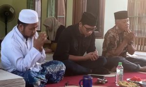 Silaturahmi Wakil ketua DPRD Kaltim Muhammad Samsun dengan pengurus Ponpes Raudhatul Ulum Pondok Ulin Desa Margahayu.