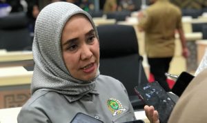 Ketua Pansus fasilitasi pengembangan pesantren, Mimi Meriami BR Pane. (paslan)