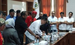 DPRD Kutim dan aliansi Gerakan Buruh Bersatu Kutai Timur (GEBRAK) menandatangani kesepahaman