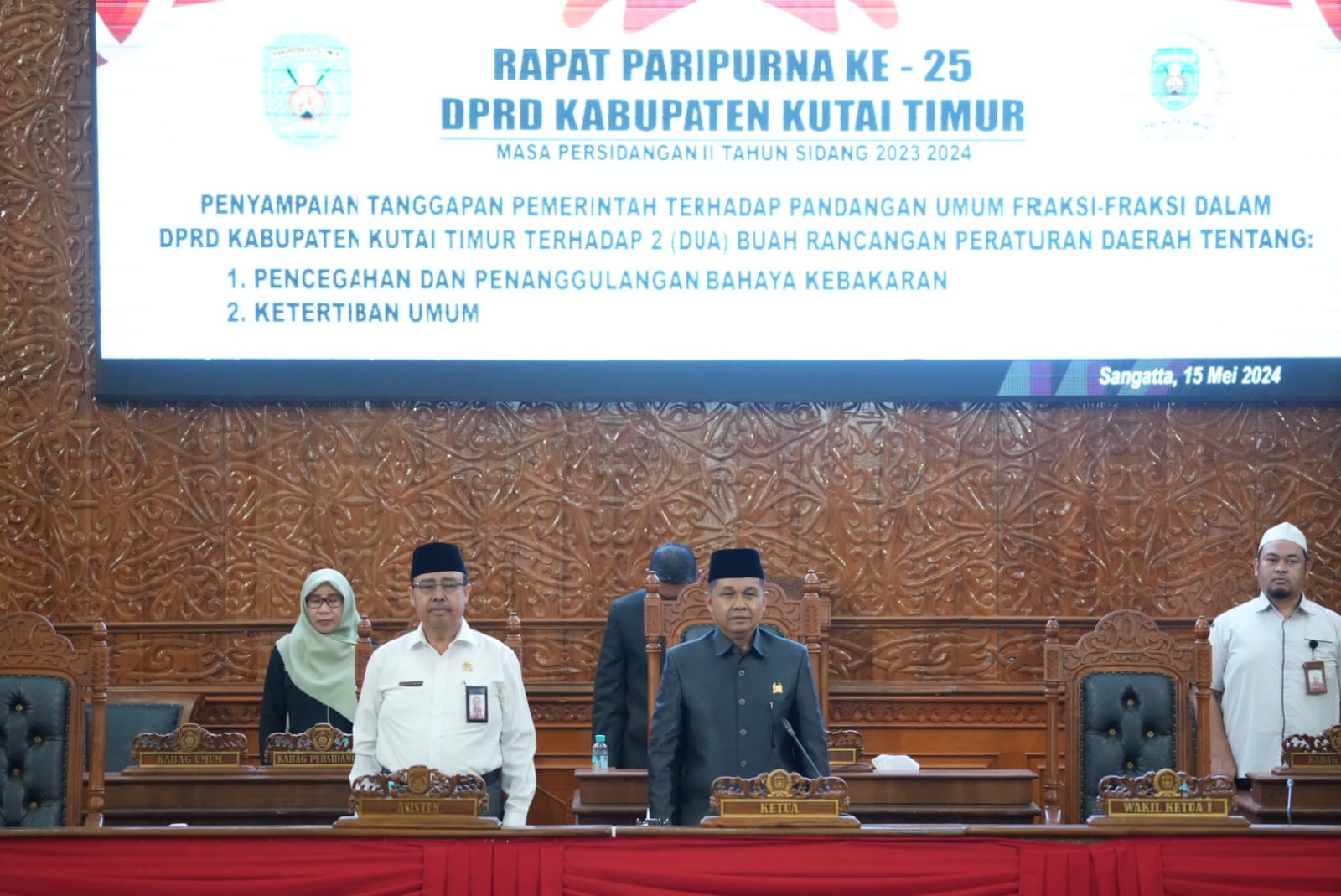 Rapat Paripurna DPRD Kutim Ke-25, penyampaian tanggapan pemerintah terhadap pandangan umum fraksi-fraksi terhadap dua buah raperda. (ist)