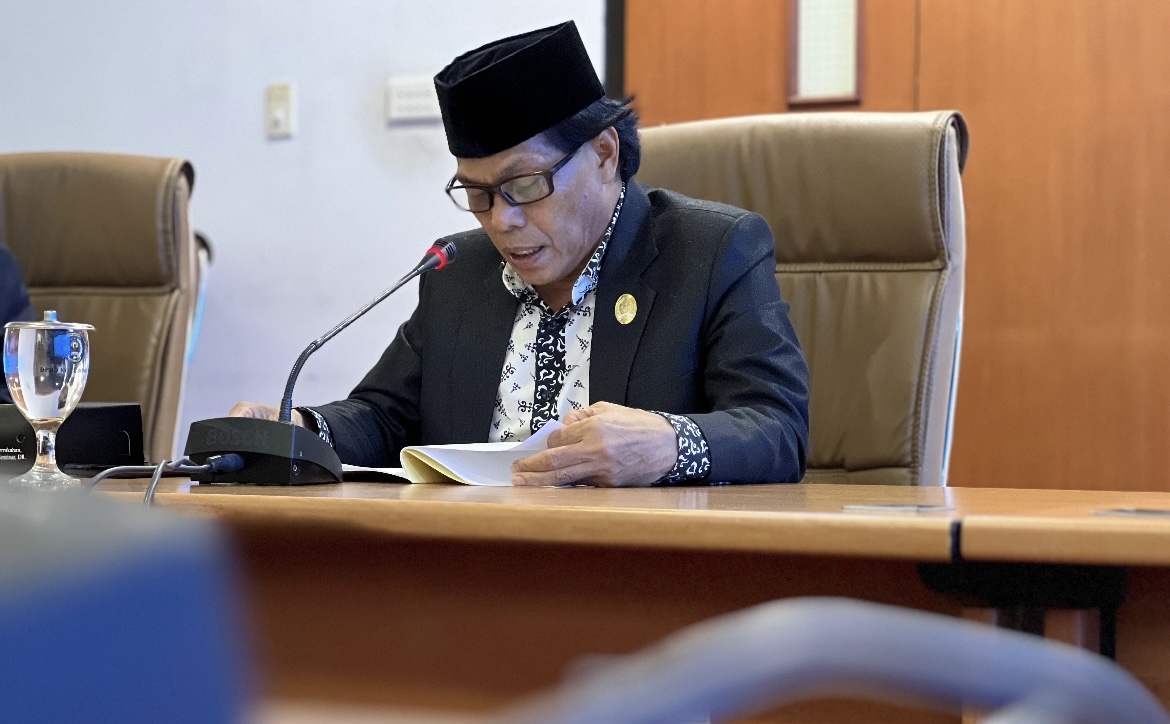 Pandangan Akhir Fraksi Golkar bersama NasDem atas RPJPD Tahun 2025-2045 Kota Bontang diwakili oleh Muslimin (dok: teraskata)