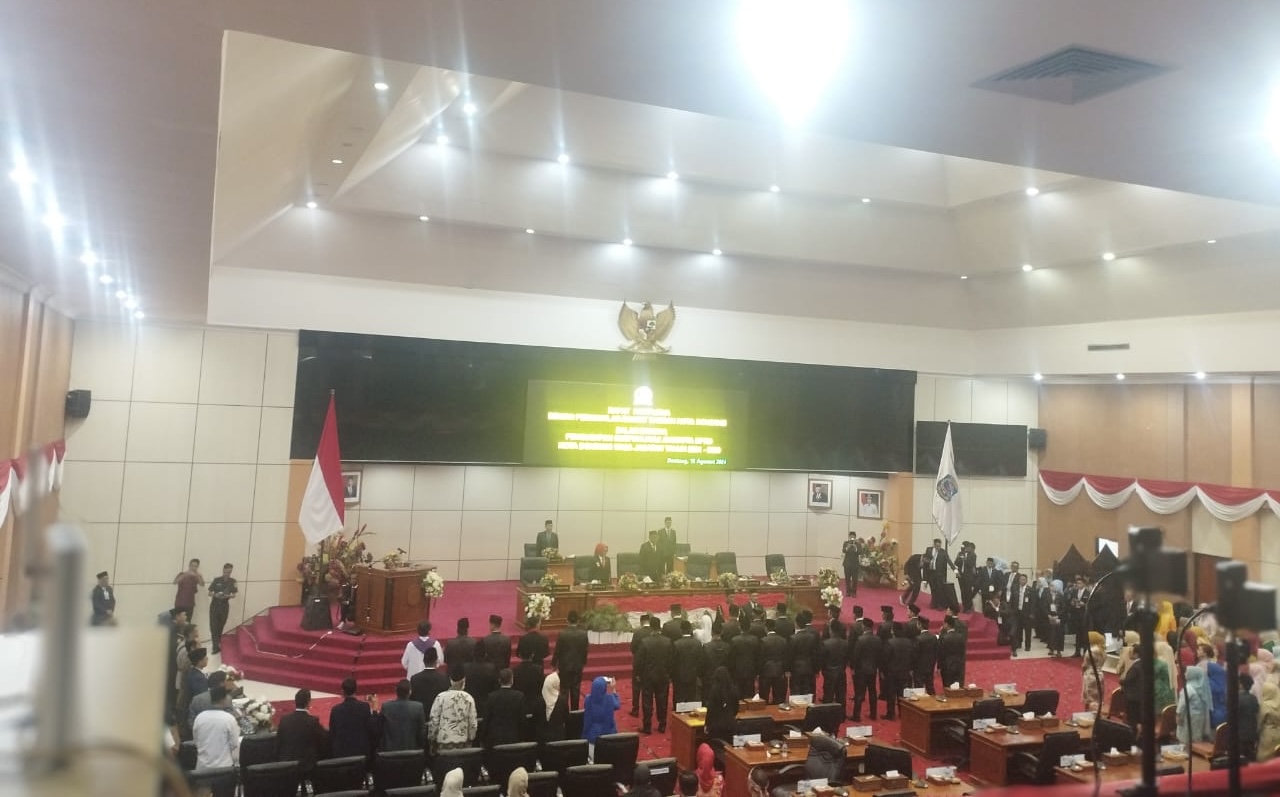 Pelantikan legislator Bontang (dok: teraskata)