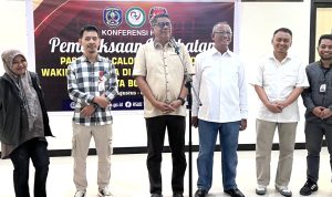 Konferensi pers bapaslon kepala daerah Basri-Chusnul usai menjalani pemeriksaan kesehatan (dok: teraskata)