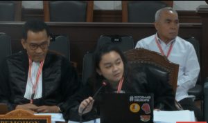 Refly Harun bersama tim hukumnya mendampingi Isran Noor di MK (dok: SS/Youtube MK)