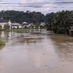 Sungai Karang Mumus Kota Samarinda meluap (dok: teraskata)