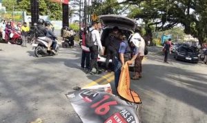 Kecelakaan terjadi di Jalan Soekarno – Hatta Km 9 tepat di depan SPBU Karang Joang, Balikpapan Utara Minggu 5 Januari 2025. (dok: hilman/katakaltim.com)