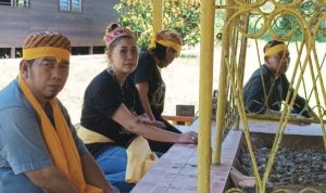 Kunjungan masyarakat adat situs cagar budaya, Lesong Batu, di Desa Muara Kaman, Kutai Kartanegara (Kukar)