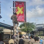 Penertiban reklame rokok di Balikpapan (dok: teras)