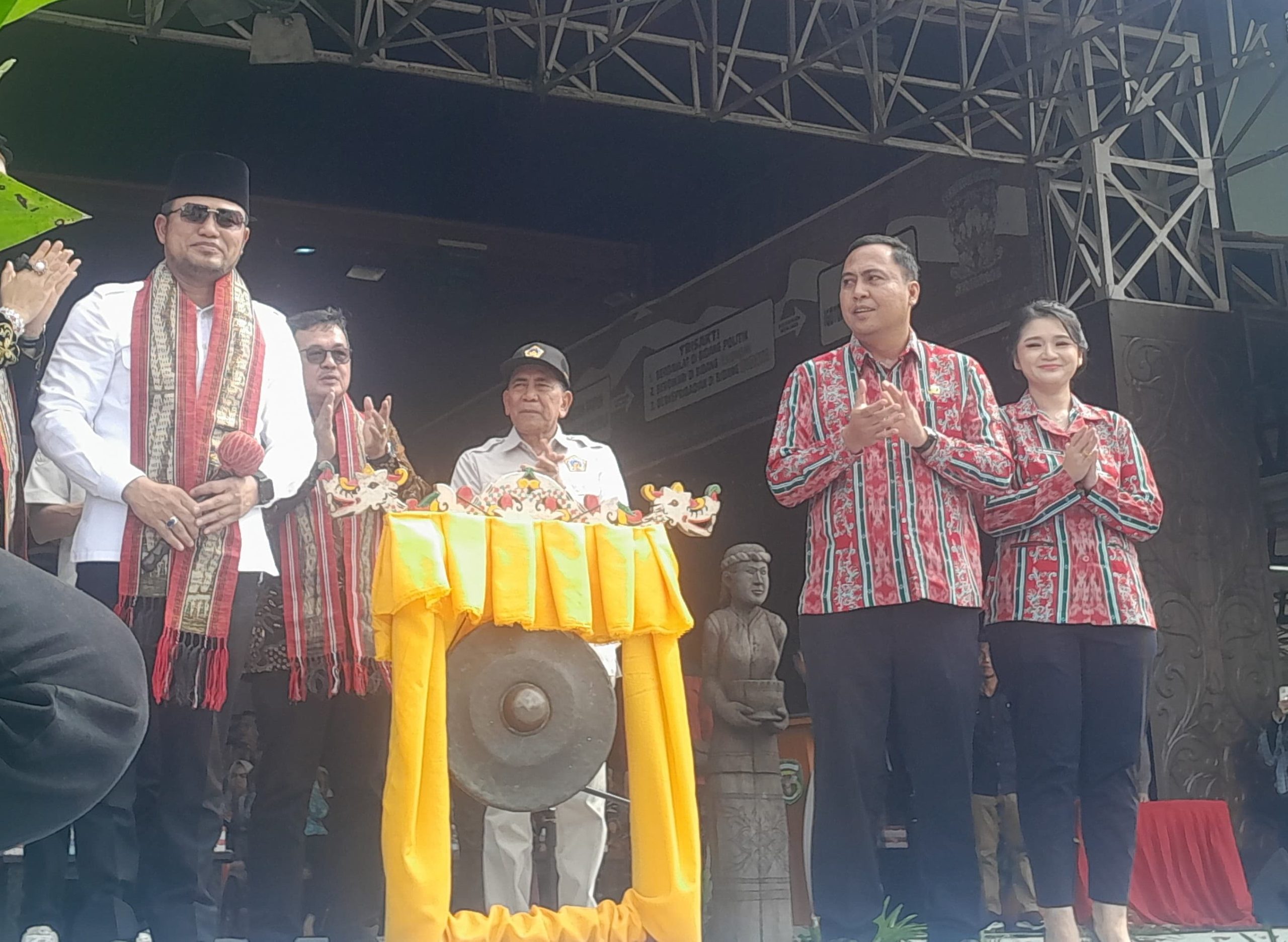pembukaan Pekan Daerah (PEDA) XI Petani Nelayan Kalimantan Timur 2025, yang berlangsung selama sepekan mulai 21-27 Juni