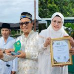 Firman dan Sitti Yara Raih Penghargaan Santri Awards 2025 Wakil Ketua DPRD Bontang, Sitti Yara dan Ketua DPC PKB Bontang, Firman menerima penghargaan Santri Awards oleh MWCNU Bontang Barat.