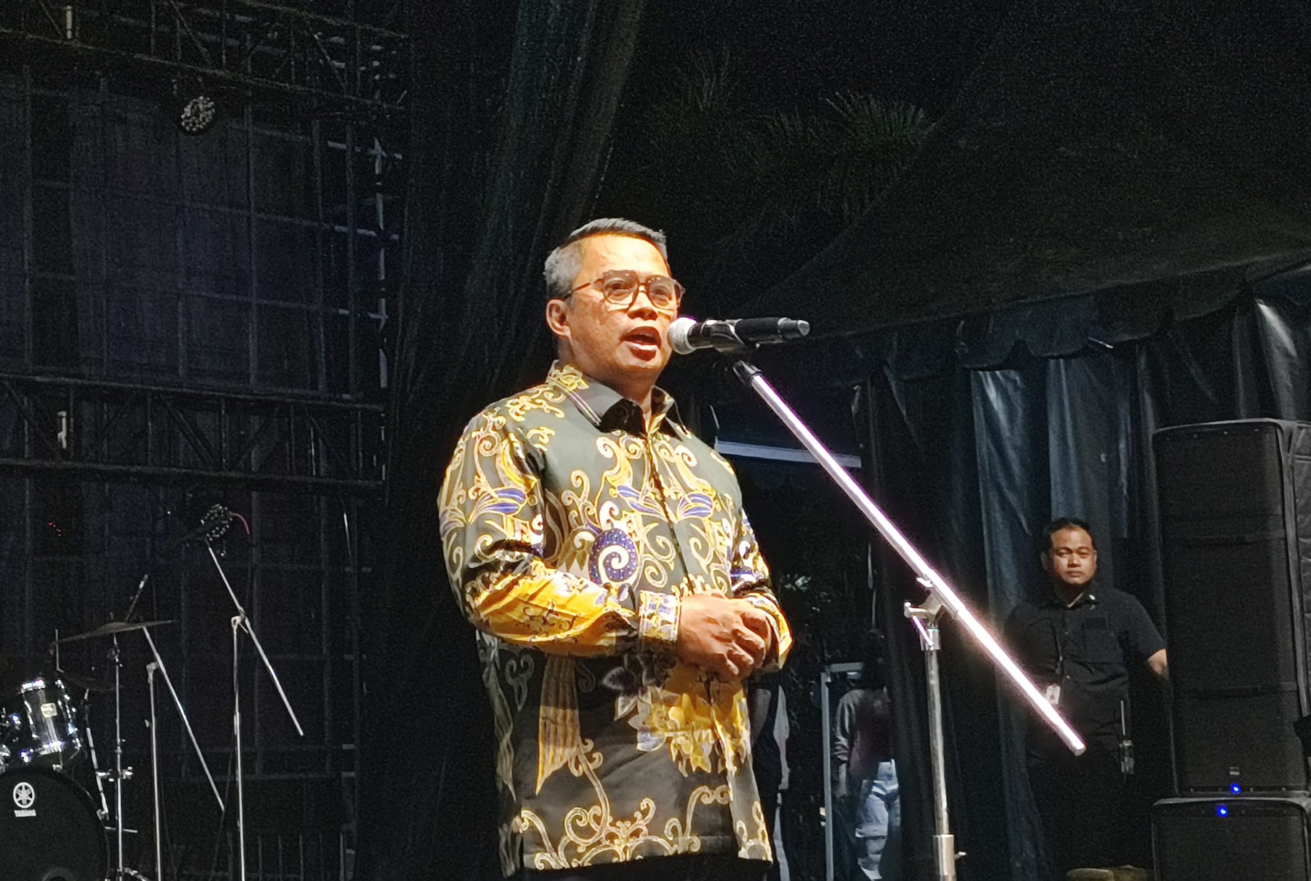 Wakil Bupati Kutim, Mahyunadi saat membuka Festival Pemuda Kreatif 2025.