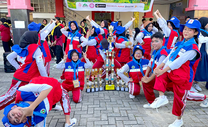 SMPN 2 Bontang Juara Umum Temu PMR Madya 2025 Berkat Kolaborasi Apik Siswa, Pembina, dan Pelatih