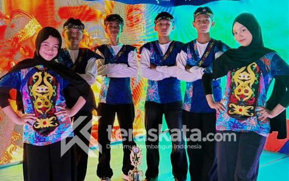 Sanggar Tari Harmoni binaan guru seni dan budaya SMPN 2 Bontang