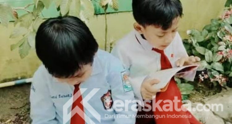 Siswa SDN 008 Bontang Utara Antusias Sambut Kunjungan Perpustakaan Keliling DPK