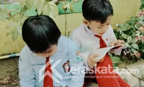 Siswa SDN 008 Bontang Utara Antusias Sambut Kunjungan Perpustakaan Keliling DPK Siswa SDN 008 Bontang Utara Antusias Sambut Kunjungan Perpustakaan Keliling DPK