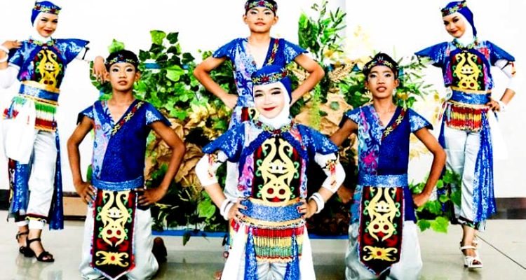 teraskata - Tim tari SMPN 2 Bontang