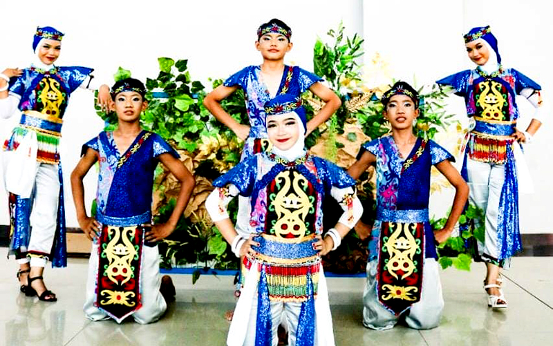 teraskata - Tim tari SMPN 2 Bontang