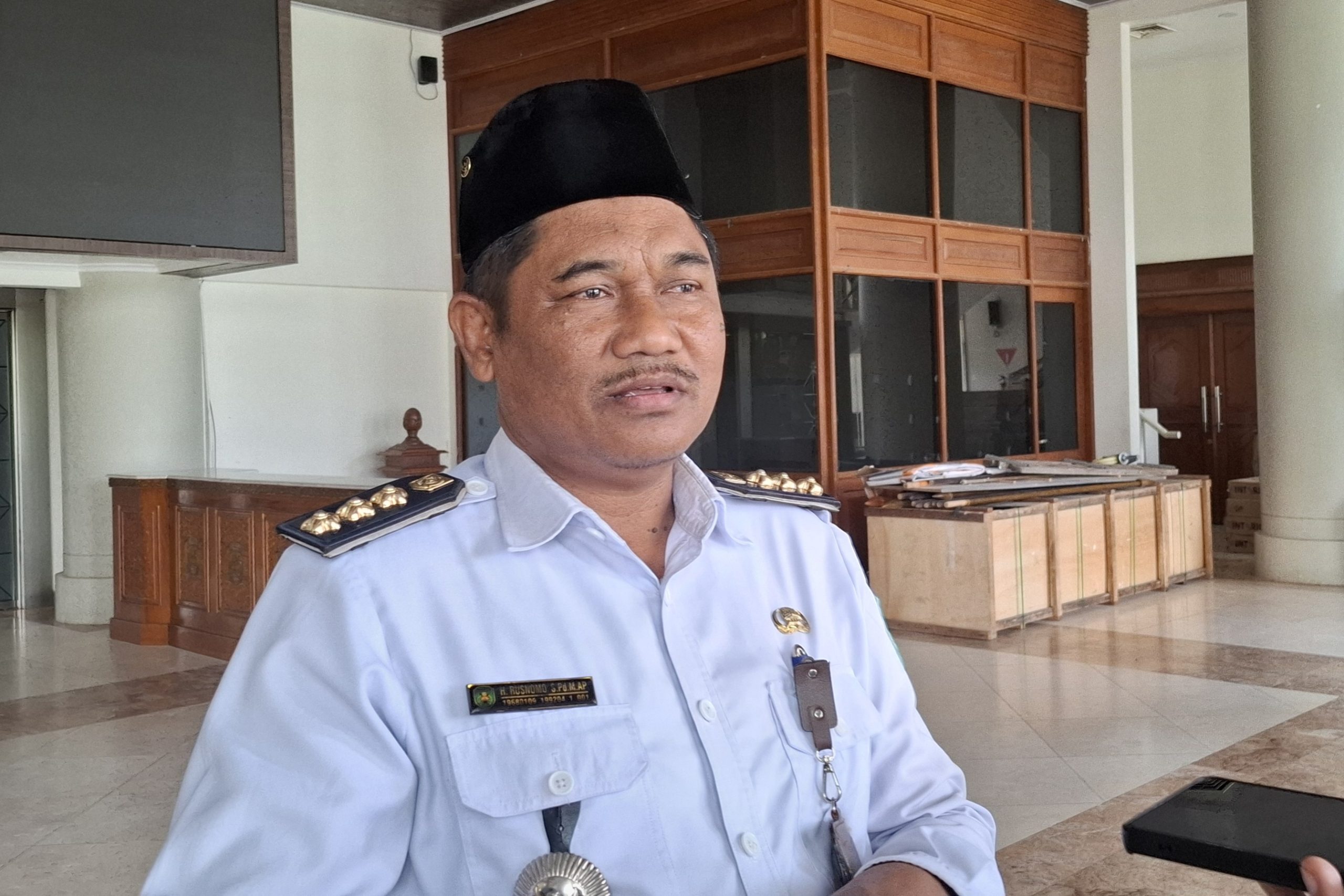 Camat Kaliorang, Rusmono