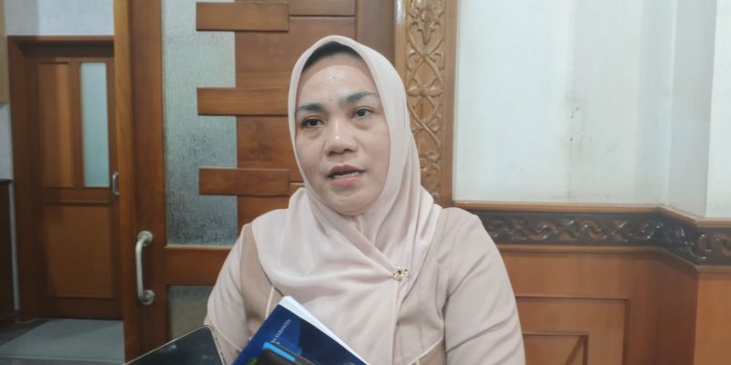 Ketua Fraksi Golkar, Asti Mazar Bulang