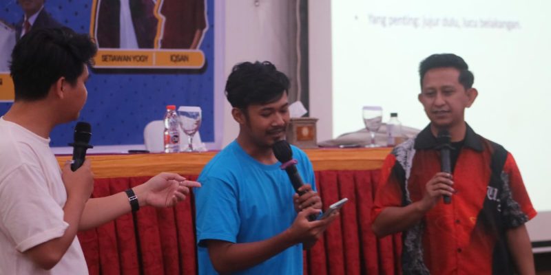 Pelatihan Stand Up Comedy dan Personal Branding yang digelar dua hari, 14–15 November 2025, di Hotel Royal Victoria Sangatta.