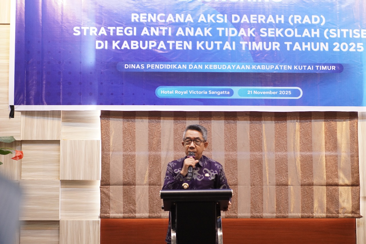 Bupati Kutim saat memberikan sambutan dalam peluncuran Rencana Aksi Daerah (RAD) Strategi Anti Anak Tidak Sekolah (SITISEK) di Hotel Royal Victoria, Jumat (21/11).