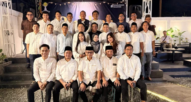 Pengurus dan anggota Hipmi Kota Bontang. -ft:ist-