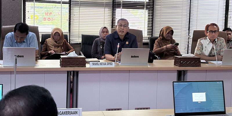 Mediasi permasalahan utang piutang antara Perumda AUJ dan Koperasi Kartika Arda Gusema Rudal Bontang oleh DPRD Bontang. (ft:Wahyudi)