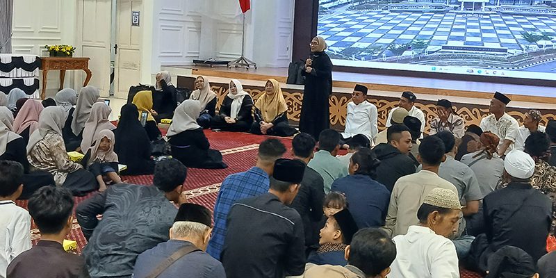 Wali Kota Bontang, Neni Moerniaeni, buka puasa bersama Persatuan Wargi Sunda Bontang (PWSB) di Pendopo Rumah Jabatan Wali Kota.