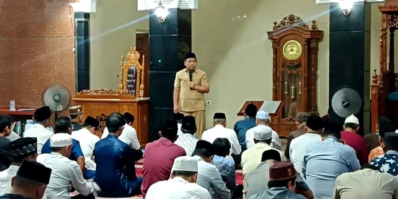 Wakil Wali Kota Bontang, Agus Haris, memimpin langsung kegiatan Safari Ramadan Pemerintah Kota Bontang di Masjid Baitul Muttaqin, Kelurahan Gunung Elai.