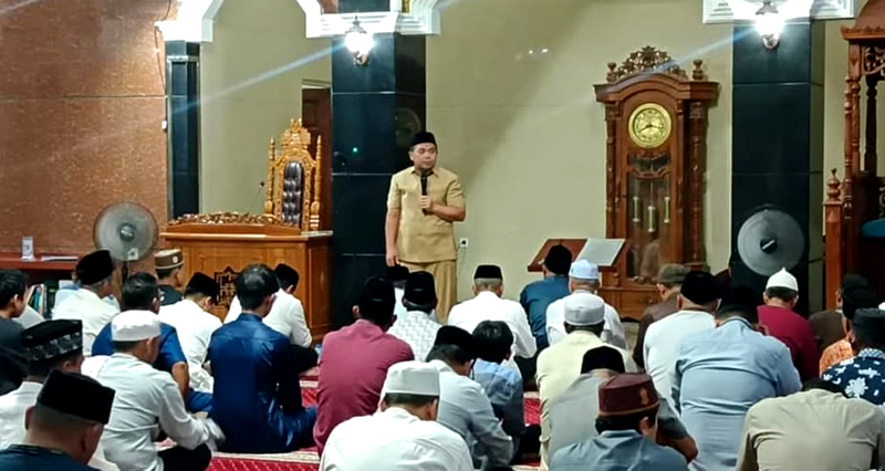 Wakil Wali Kota Bontang, Agus Haris, memimpin langsung kegiatan Safari Ramadan Pemerintah Kota Bontang di Masjid Baitul Muttaqin, Kelurahan Gunung Elai.