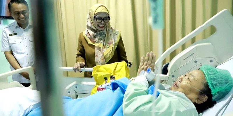 Wali Kota Bontang, Neni Moerniaeni, melakukan inspeksi mendadak (sidak) di RSUD Taman Husada Bontang.