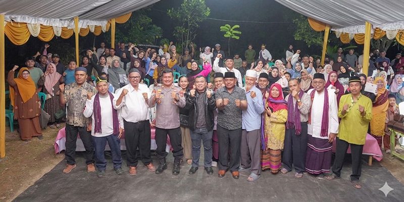 Wakil Wali Kota Bontang, Agus Haris, melantik pengurus Kerukunan Masyarakat Adonara (KMA) Kota Bontang periode 2025–2027. Kegiatan tersebut dirangkaikan dengan halal bihalal yang berlangsung hangat di Kampung Gotong Royong, Kelurahan Belimbing, Bontang Barat, Sabtu (28/3/2026) malam